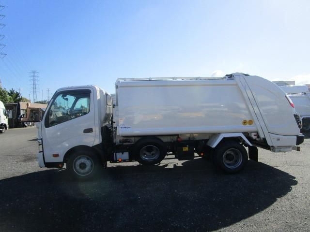 Hino DUTRO 2025-09 6596228-5