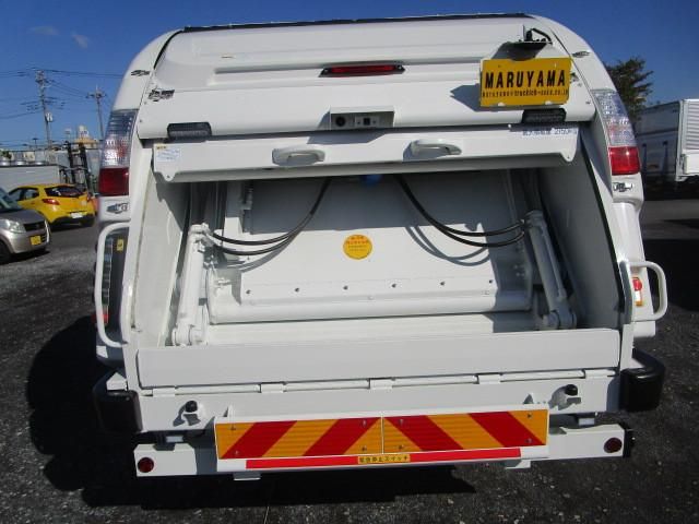 Hino DUTRO 2025-09 6596228-7