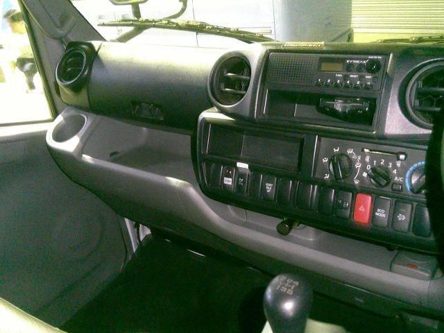 Hino DUTRO 2014-05 6596350-27