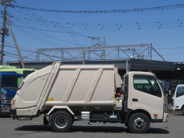 Hino DUTRO 2021-01 6596251-1