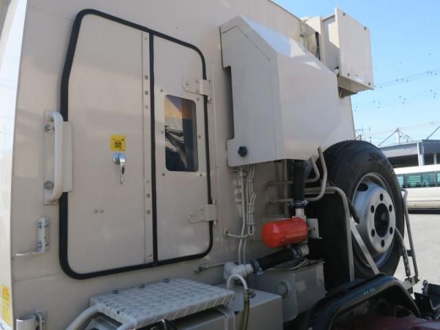 Hino DUTRO 2021-01 6596251-26