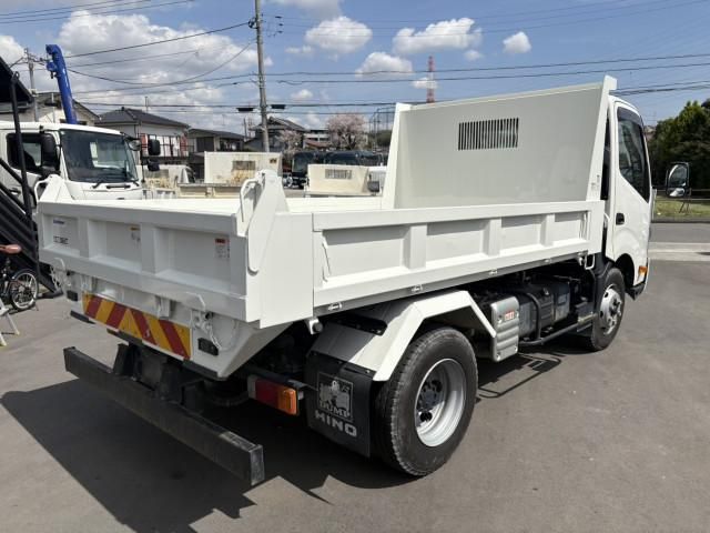 Hino DUTRO 2022-03 6596237-2