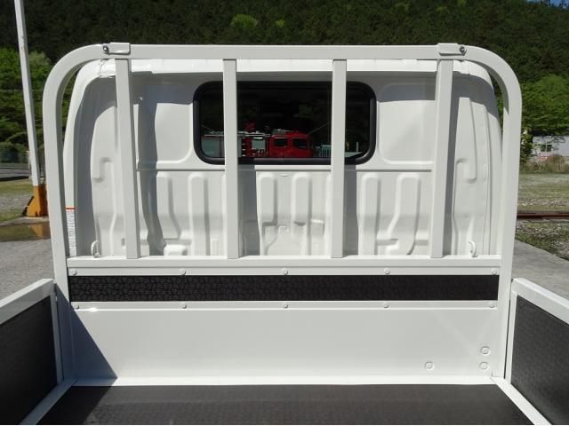 Hino DUTRO 2025-08 6596304-11