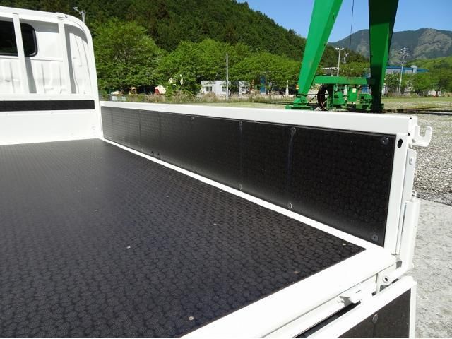Hino DUTRO 2025-08 6596304-13