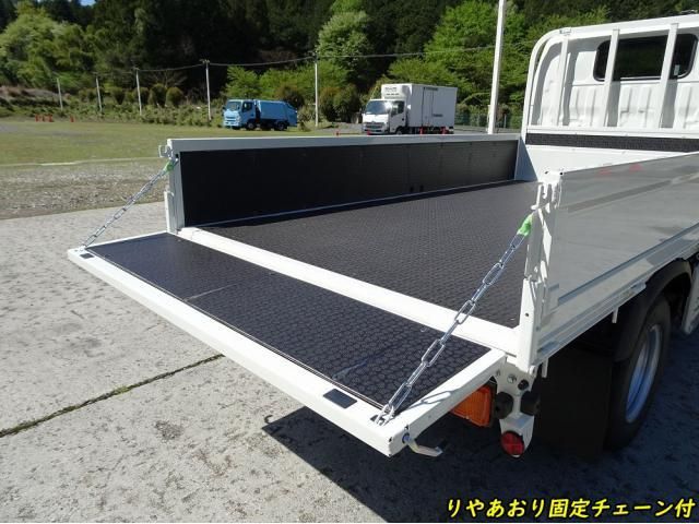 Hino DUTRO 2025-08 6596304-16