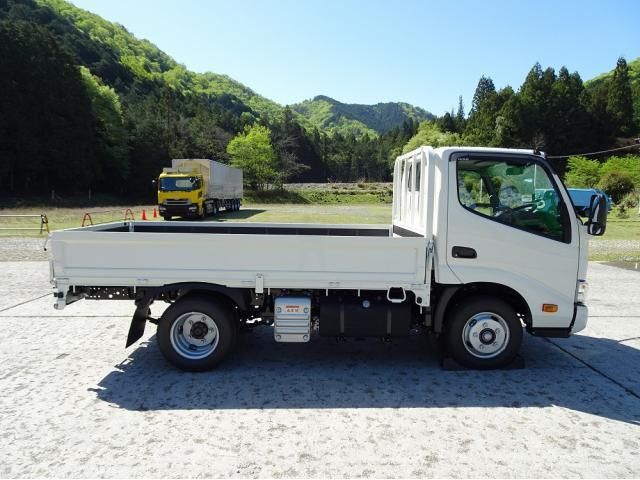 Hino DUTRO 2025-08 6596304-20