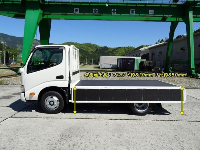 Hino DUTRO 2025-08 6596304-23