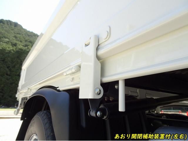 Hino DUTRO 2025-08 6596304-25