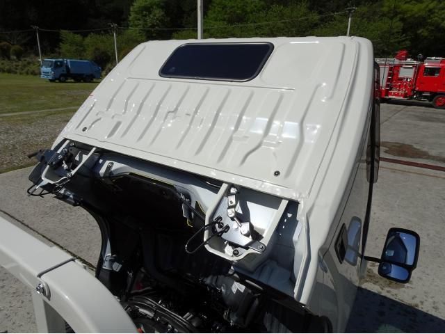 Hino DUTRO 2025-08 6596304-28
