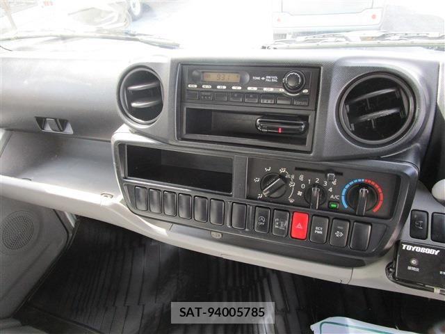 Hino DUTRO 2014-04 6611591-10