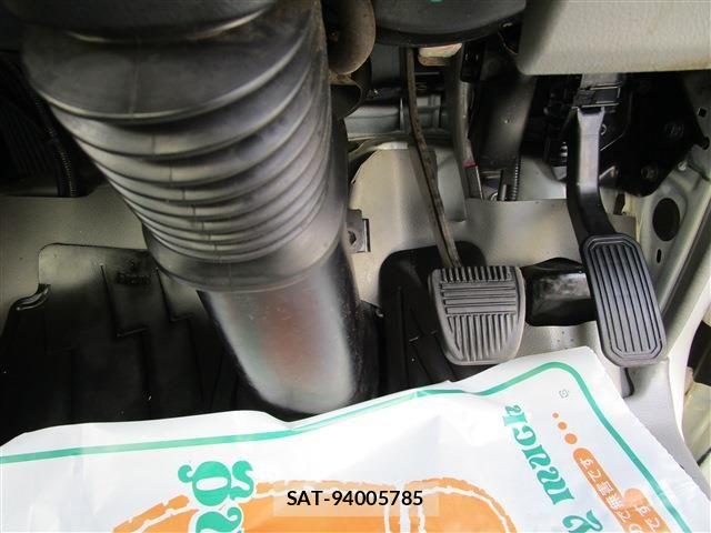 Hino DUTRO 2014-04 6611591-12