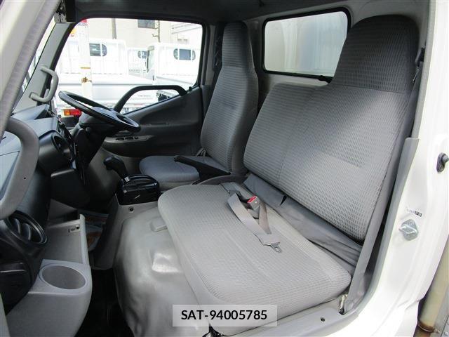 Hino DUTRO 2014-04 6611591-14