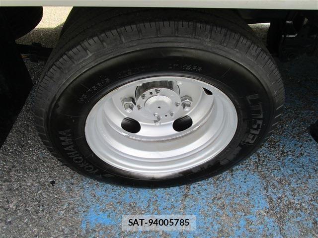 Hino DUTRO 2014-04 6611591-18