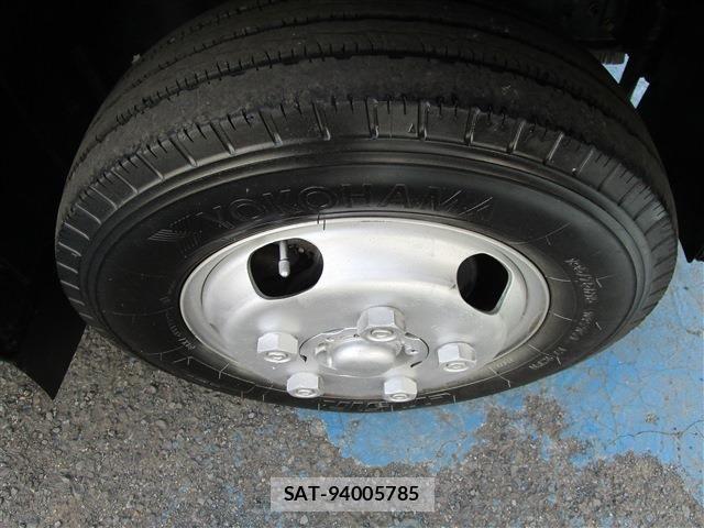 Hino DUTRO 2014-04 6611591-19