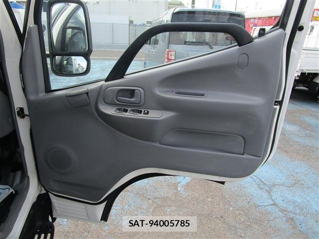 Hino DUTRO 2014-04 6611591-20