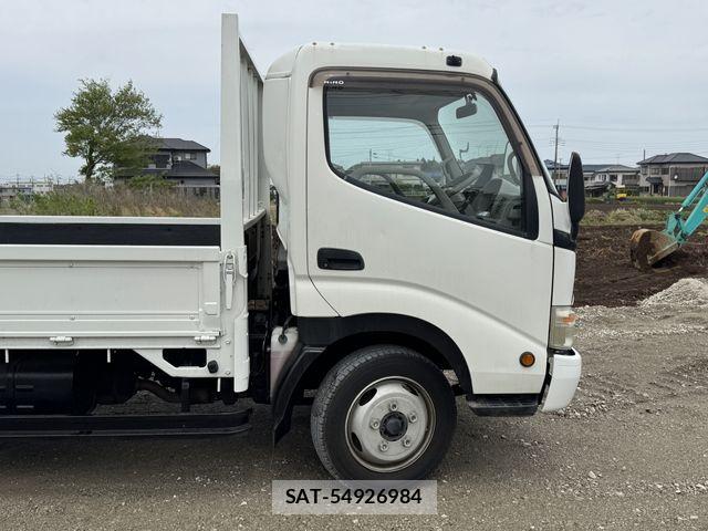 Hino DUTRO 2009-02 6611590-8