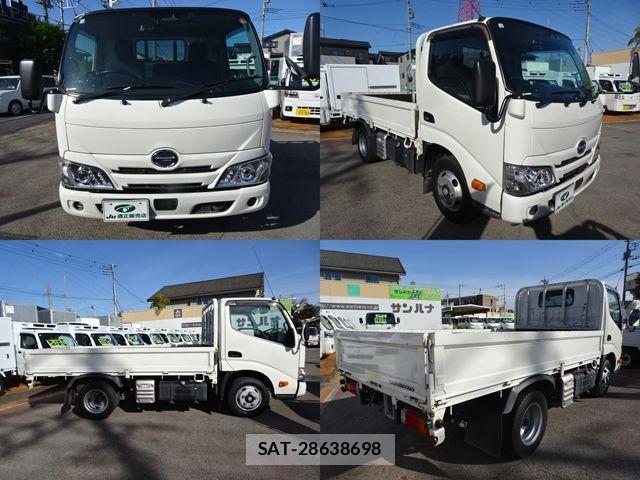 Hino DUTRO 2022-03 6611588-1