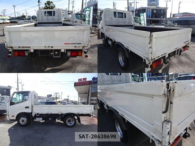 Hino DUTRO 2022-03 6611588-2