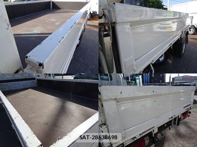 Hino DUTRO 2022-03 6611588-3