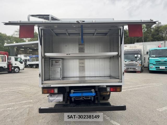 Hino DUTRO 2017-03 6641495-10