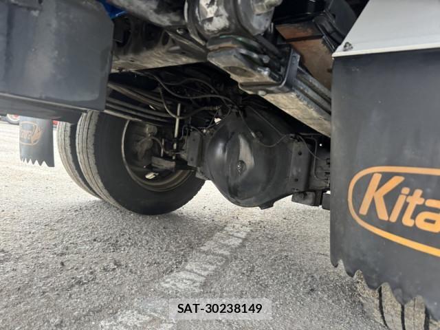 Hino DUTRO 2017-03 6641495-18