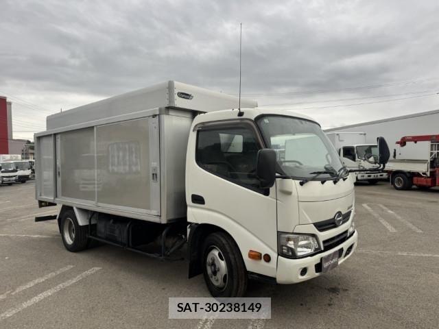 Hino DUTRO 2017-03 6641495-1
