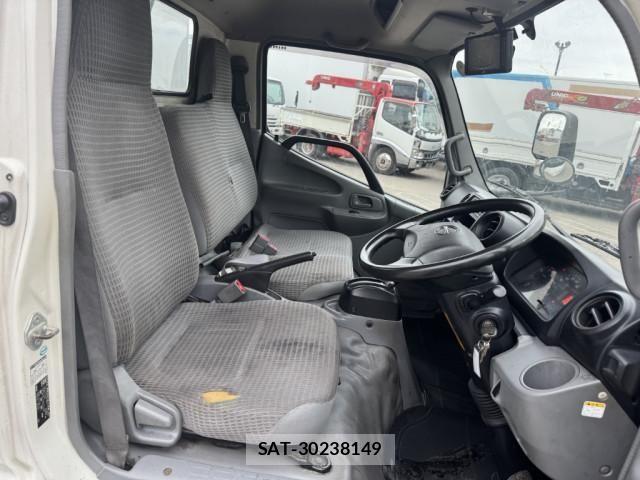 Hino DUTRO 2017-03 6641495-20