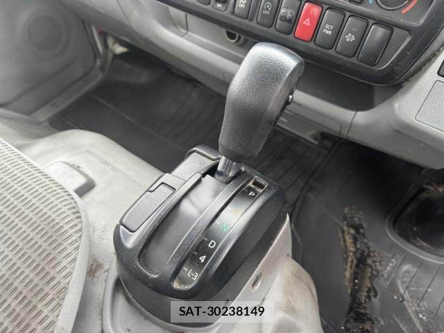 Hino DUTRO 2017-03 6641495-23