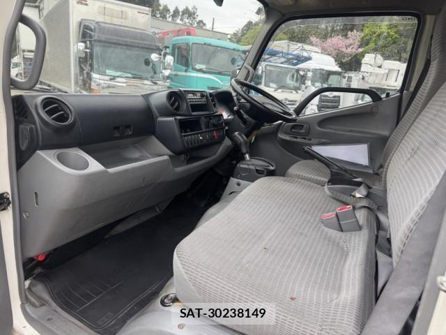 Hino DUTRO 2017-03 6641495-26