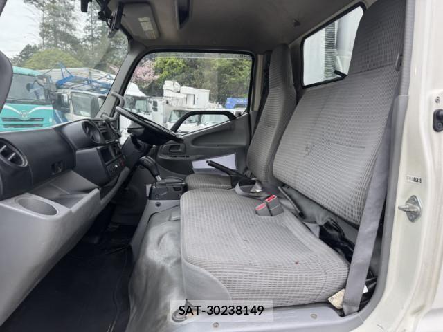 Hino DUTRO 2017-03 6641495-27