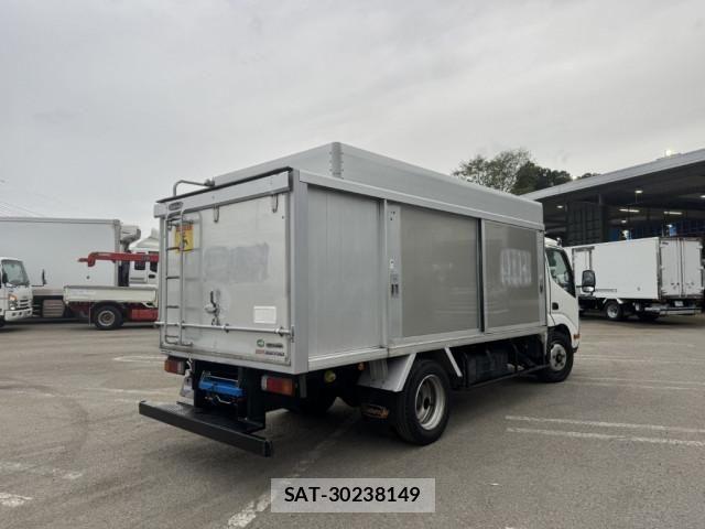 Hino DUTRO 2017-03 6641495-2