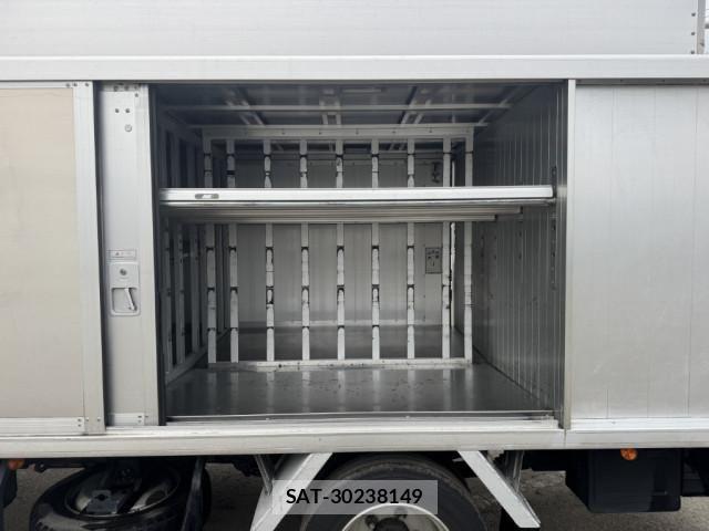 Hino DUTRO 2017-03 6641495-6