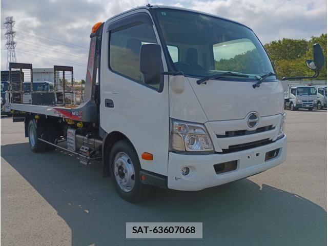 Hino DUTRO 2020-02 6641489-1