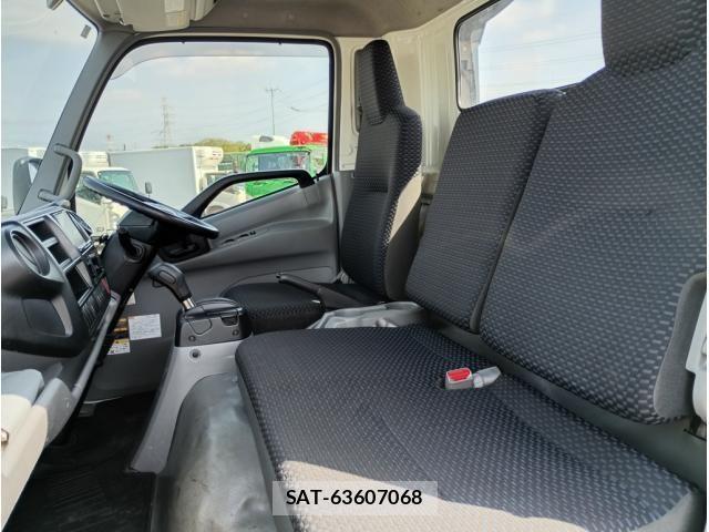 Hino DUTRO 2020-02 6641489-22