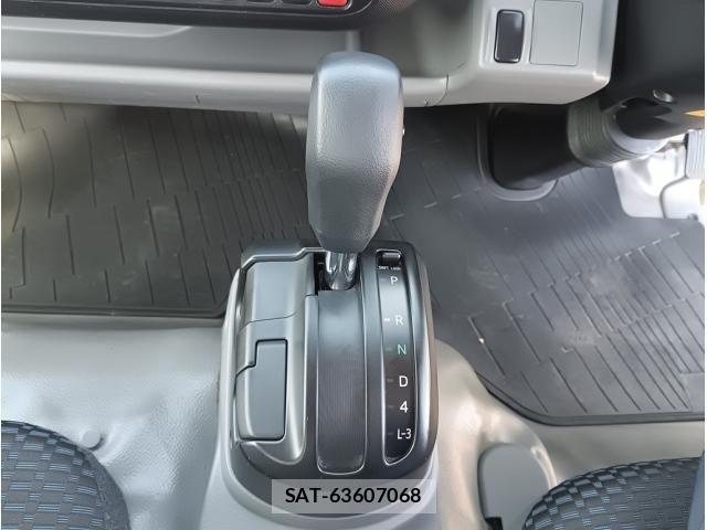 Hino DUTRO 2020-02 6641489-25