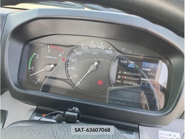 Hino DUTRO 2020-02 6641489-26