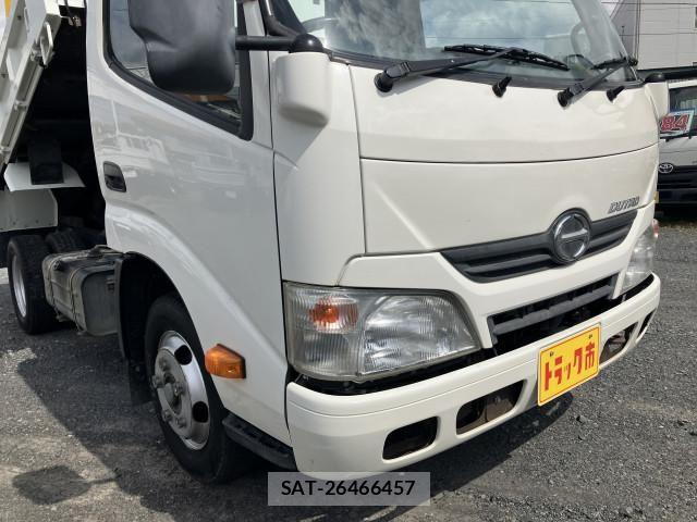 Hino DUTRO 2015-01 6641490-11