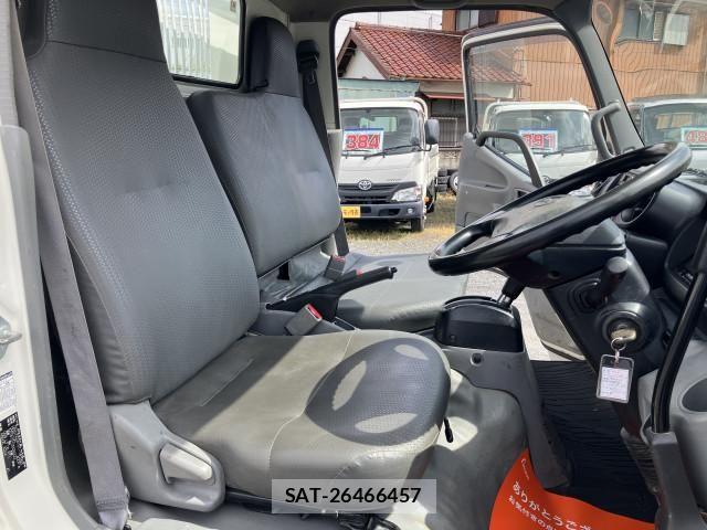 Hino DUTRO 2015-01 6641490-5