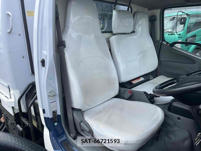 Hino DUTRO 2017-11 6641488-21
