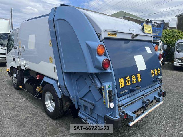 Hino DUTRO 2017-11 6641488-3