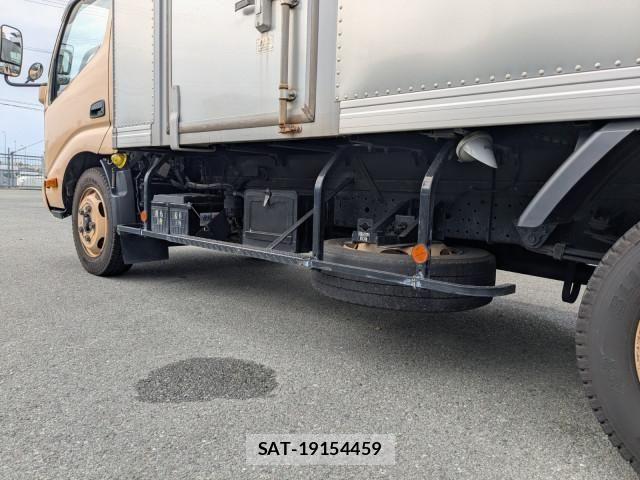 Hino DUTRO 2019-03 6675764-10
