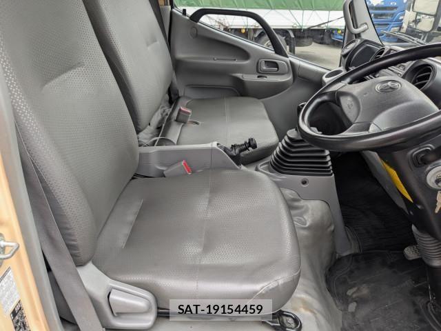 Hino DUTRO 2019-03 6675764-27