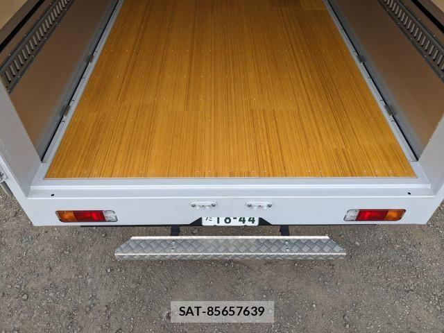 Hino DUTRO 2024-10 6675747-8