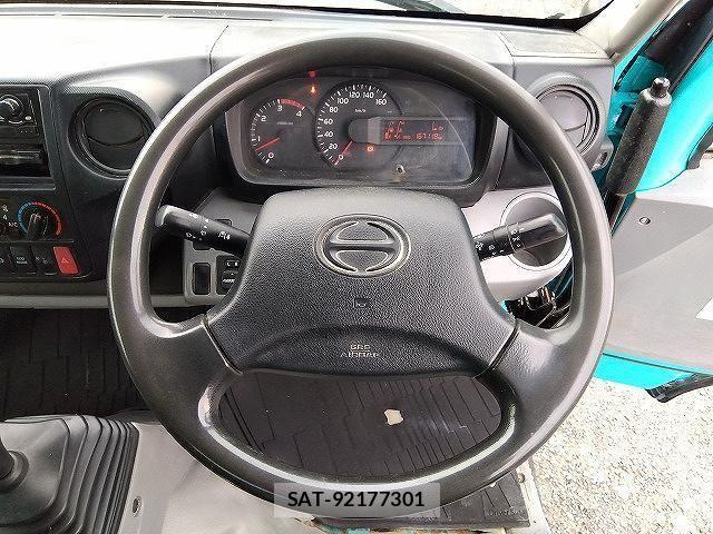 Hino DUTRO 2015-02 6675753-11