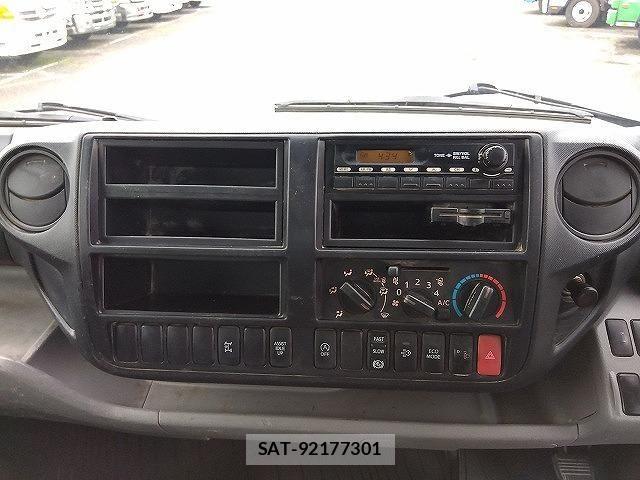 Hino DUTRO 2015-02 6675753-12