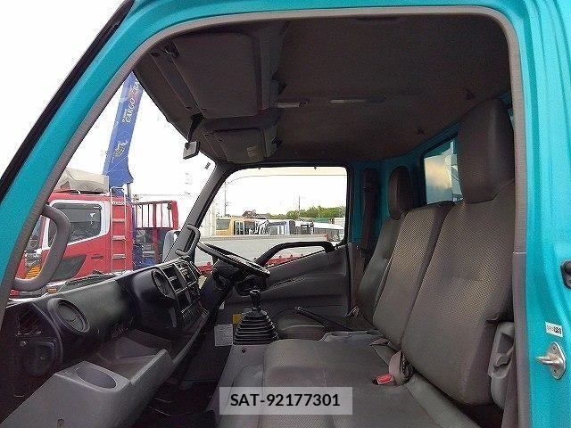 Hino DUTRO 2015-02 6675753-13