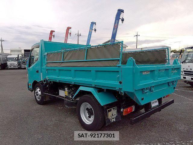 Hino DUTRO 2015-02 6675753-3