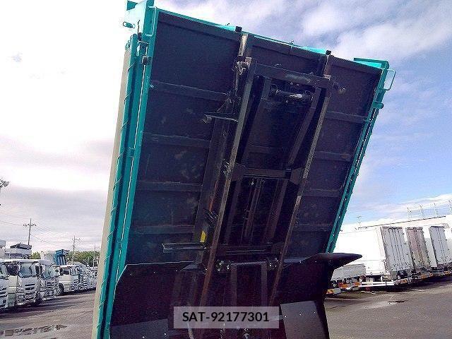 Hino DUTRO 2015-02 6675753-7
