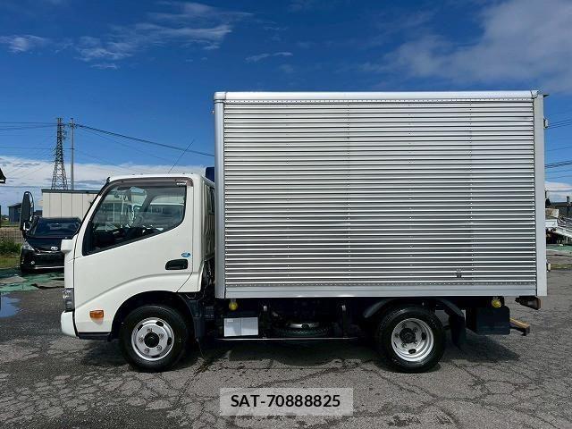 Hino DUTRO 2022-03 6675759-9