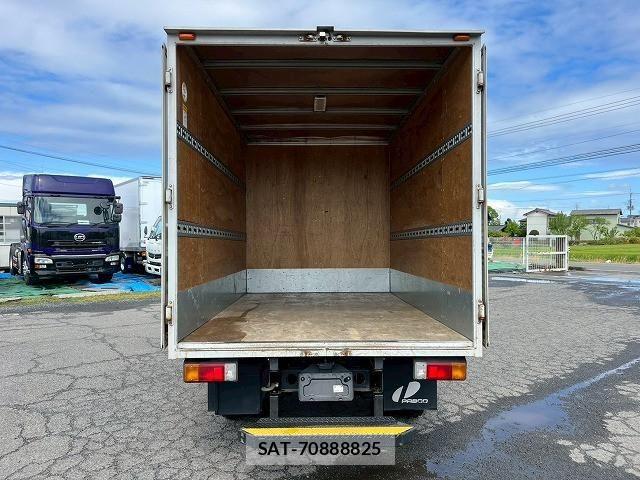 Hino DUTRO 2022-03 6675759-10